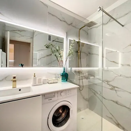 Modern Flat Center Lejlighed *
