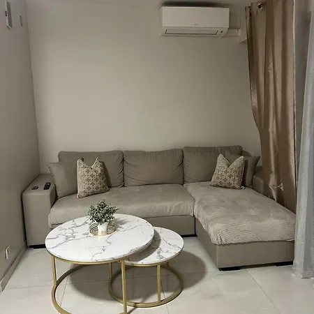 Modern Flat Center *